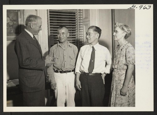 Judge William F. Hagarty, chairman of the Japanese American Resettlement Committee of the Brooklyn Council for Social Planning, tells Toyo