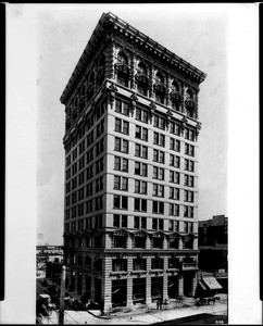 Exterior view of the Braley Building (later the Hibernian Building), corner of Fourth Street and Spring Street, ca.1901