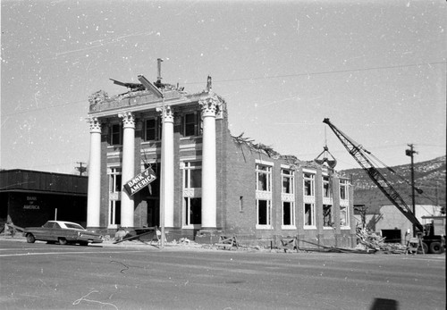 Demolition of Old Lasen Industrial Bank Building