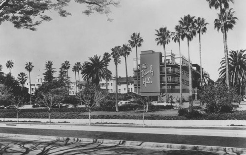 Beverly Hills Hotel, a scenic view