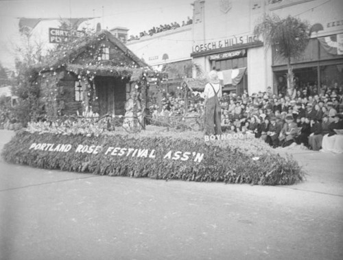 Portland Rose Festival Association float at the 1939 Rose Parade