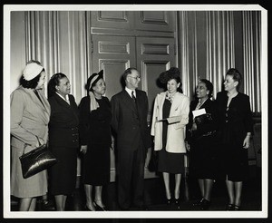 7 unidentified people, Washington, DC, 1947