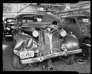 Wrecked Buick, Universal Garage, 1253 South Hoover Street, Los Angeles, CA, 1940