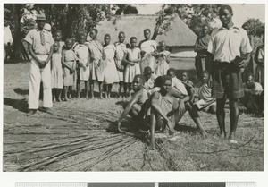 Making a millet bin, Eastern province, Kenya, ca.1948