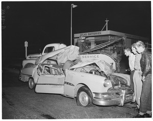 Car hits truck at Tyler and Love Oak (Arcadia), 1954
