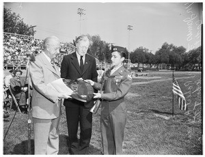 Van Nuys Reserve Officers Training Corps receives award, 1952