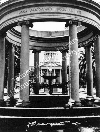 Anna Woodward Fountain in front of Fresno Courthouse