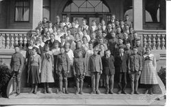 Analy Union High School class of 1921, possibly Freshman year