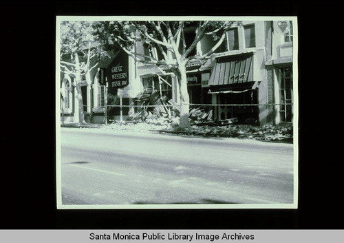 Earthquake damage on Fourth Street near Santa Monica Blvd., Santa Monica, Calif. following the Northridge Earthquake, January 17, 1994