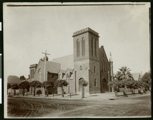 Exterior view of the Baptist Church in Fresno, ca.1905