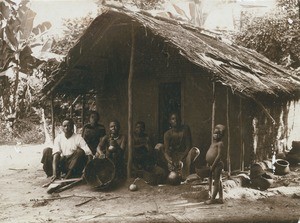 Hut in Basa-Gebiet, in Cameroon