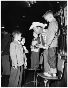 Roy Rogers at sportsman show, 1951
