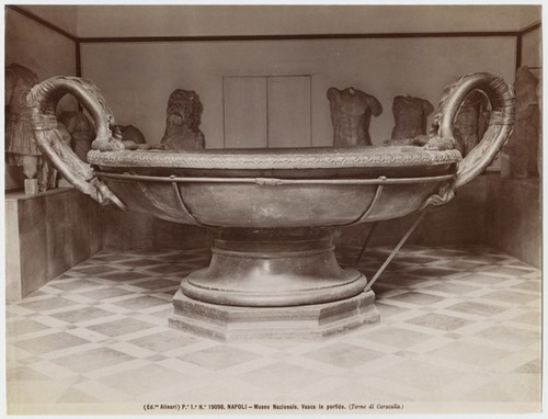Pe. Ia. No. 19098. Napoli - Museuo Nazionale. Vasca in porfido. (Terme di Caracalla.)