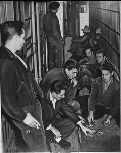 Prisoners jam the corridor of jail in the Hall of Justice, 1947