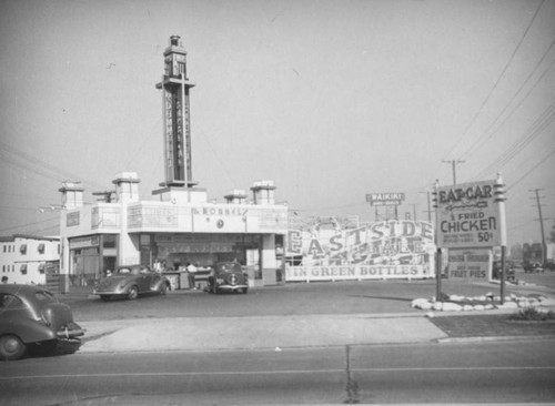 McDonnell's drive-in, exterior