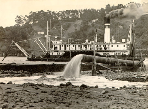 [Pumping of Yerba Buena shoals during creation of Treasure Island for site of the Golden Gate International Exposition]