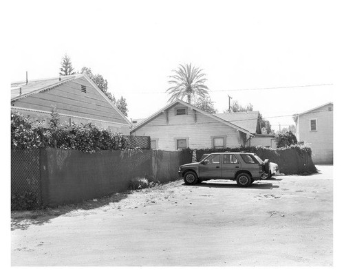 View from the west lot facing southeast toward 1946 High Place (residence left foreground) 1950 High Place and 1954 High Place in background, Santa Monica, Calif., July 2009