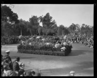 "University of Pittsburgh Panther" float in the Tournament of Roses Parade, Pasadena, 1930