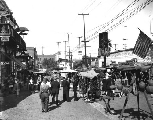 Strollers and shoppers on Olvera Street