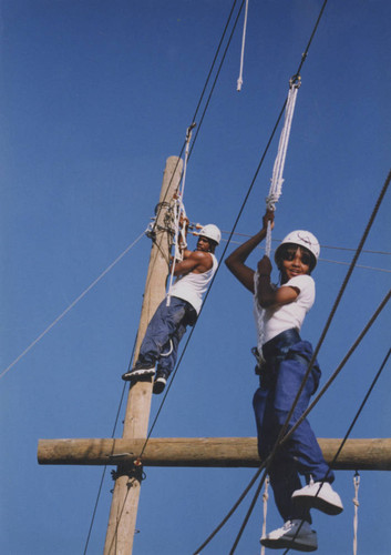 Colleges and schools-College of Health and Human Services-Experimentally Designed Group Effort EDGE ropes course 022