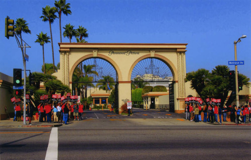 Picket line at Paramount Pictures 2007