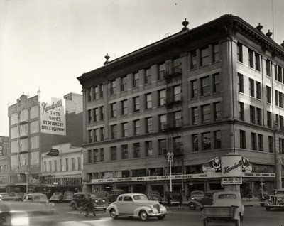 Stockton - Streets - c.1940 - 1949: Sutter St. and Weber Ave., Kendall's