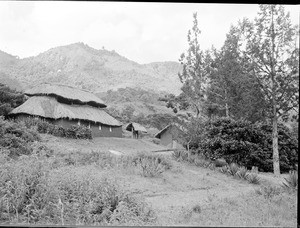 House with two-layered roof, Tanzania, ca.1893-1920