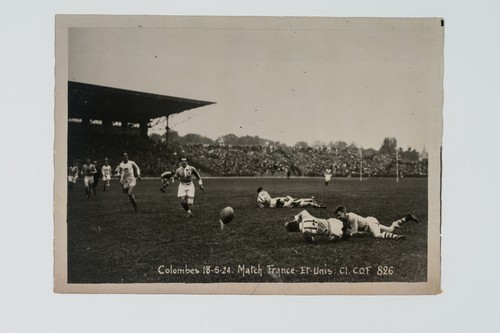 France versus United States at Colombes: Players After Tackle