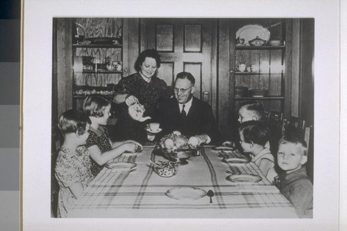 [Earl Warren at table with children in] breakfast room, 88 Vernon Street, Oakland