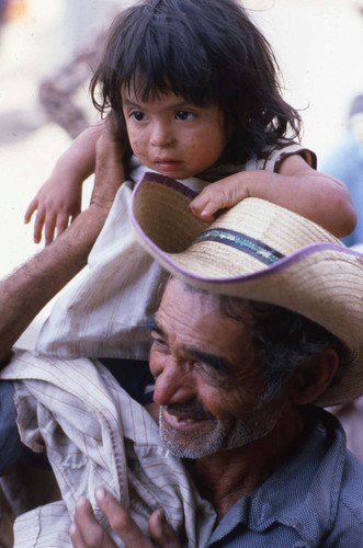 A father and his daughter, Berlín, Usulután, 1983