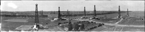 Oil field, Torrance. April 17, 1923