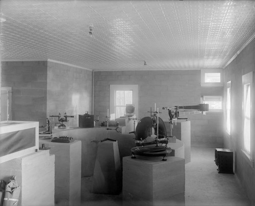 Interior of physical laboratory at Mount Wilson Observatory