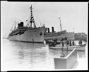 Steamers City of Los Angeles and Yale in San Pedro Harbor, 1910-1940