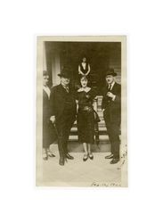 Gertrude Reeve Dockweiler, Isidore B. Dockweiler, Mary Dockweiler, Henry Dockweiler, with Rosario Dockweiler in the background, 1922