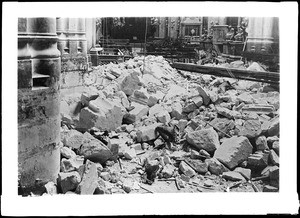 Pile of rubble in a damaged Paris church, ca.1915