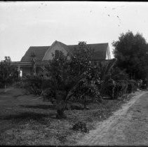 View of an unknown home in Fair Oaks, possibly Buffum "Red Top"