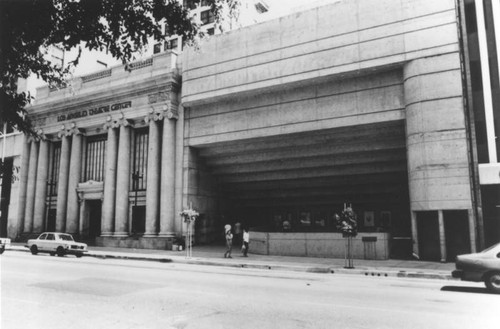 Los Angeles Theater Center, exterior