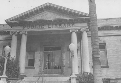 Orange Public Library, Carnegie building, 407 East Chapman Avenue, Orange, California, 1958