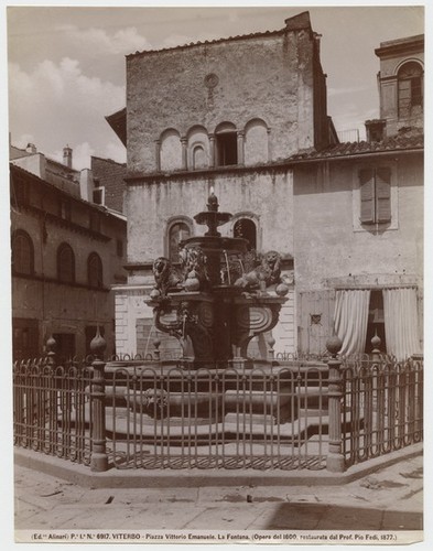 6917. Viterbo - Piazza Vittorio Emanuele. La Fontana. (Opera del 1600, restaurata dal Prof. Pio Fedi, 1877.)