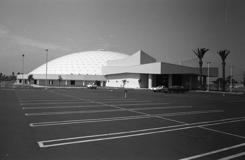 Crenshaw Christian Center on Vermont Ave., Los Angeles, ca. 1989