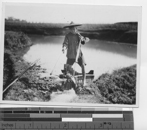 A method of irrigation at Wuzhou, China, 1929