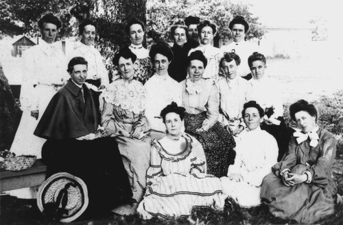 Ladies of Tustin visiting Mrs. Hiram K. Snow, Tustin, ca. 1890