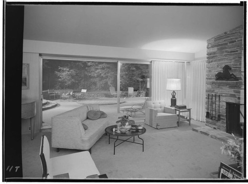 Pace Setter House of 1953 [Hoefer residence]: "Joe's Book". Living room