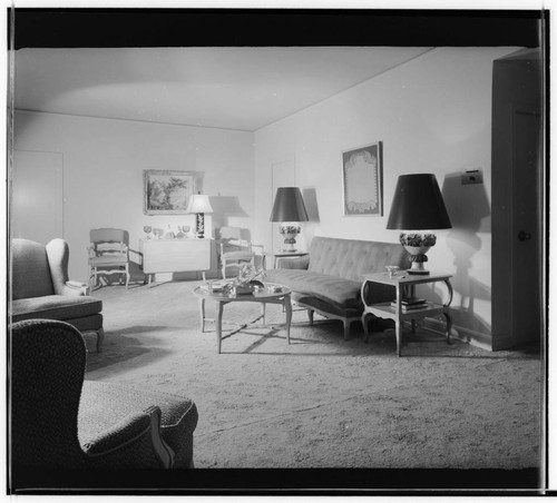 Shamrock Hotel: Lee, Howard, residence. Living room