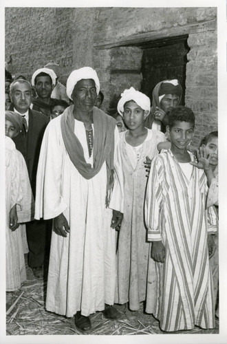 Abrām Bibāwī; Muḥammad 'Alī Khalīfah al-Sammān with Naj' Ḥammādī locals