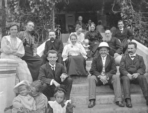 Danish missionaries on holiday in Kotagiri 1908. From the left. Emilie Bjerrum, Elna Thofte, Ra