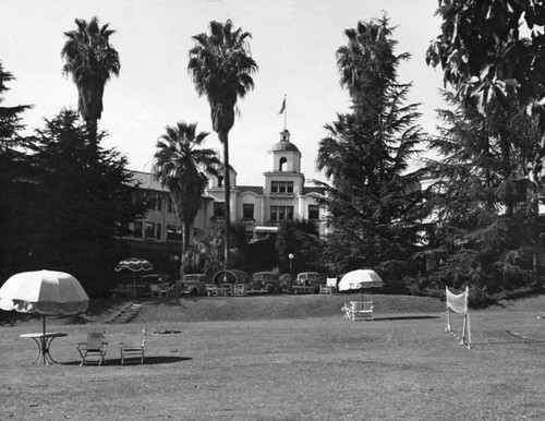 Beverly Hills Hotel grounds