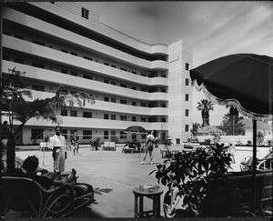 Inner court of the Shangri-La Hotel, Santa Monica, ca.1940