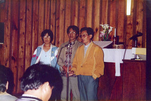 Den Lutherske Kirke i Filippinerne/LCP. Syd-Syd missionærer, Beatrice og Juanito Basalong sammen med pastor Ben Lasegan før deres udsendelse til Cambodia, 1997