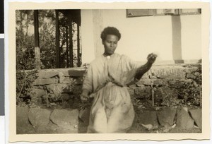 Wife of Waßmann's cook spinning, Ayra, Ethiopia, ca.1951-1952
